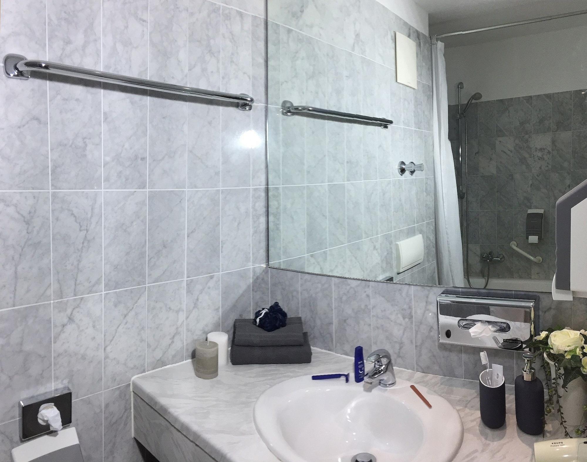 Kempe Komfort Plus Hotel Solingen Kültér fotó
